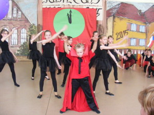 Zespół taneczny ISKRY w układzie "Upiór w operze"