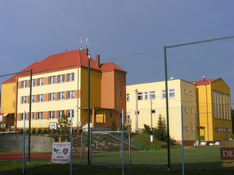 Budynek szkoły - 2015
