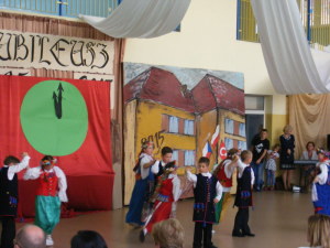Regionalny zespół taneczny "Zawadzianki" - klasa IIb 