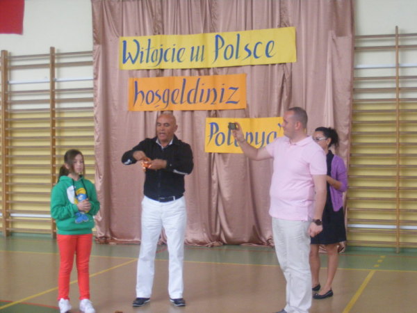 Turecki nauczyciel w artystycznym pokazie